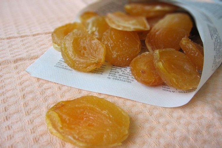 Цукаты из абрикосов в сушилке