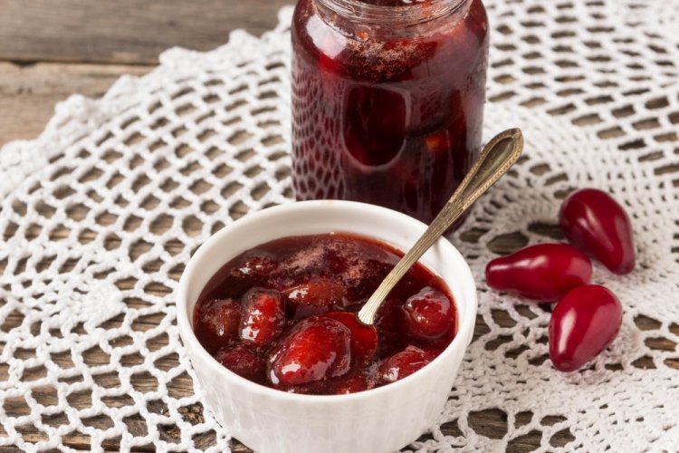 Варенье из кизила с косточками за одну варку