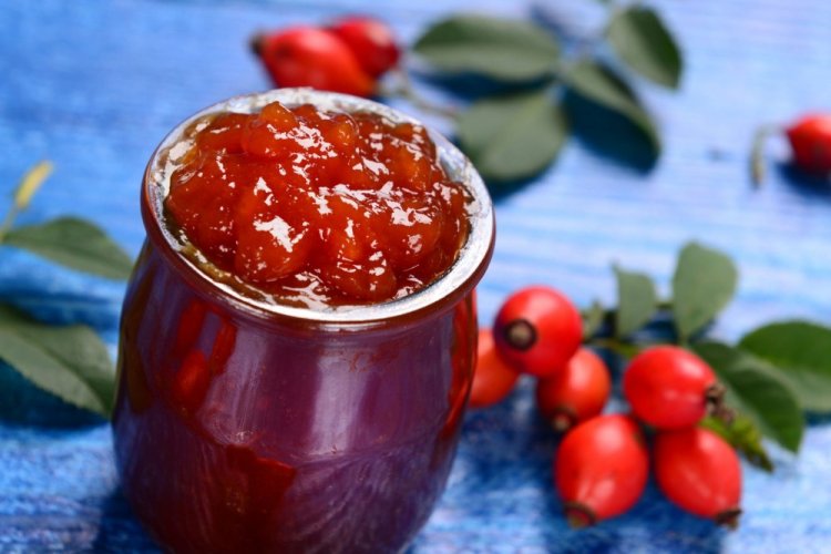 Варенье из шиповника и фруктов на зиму