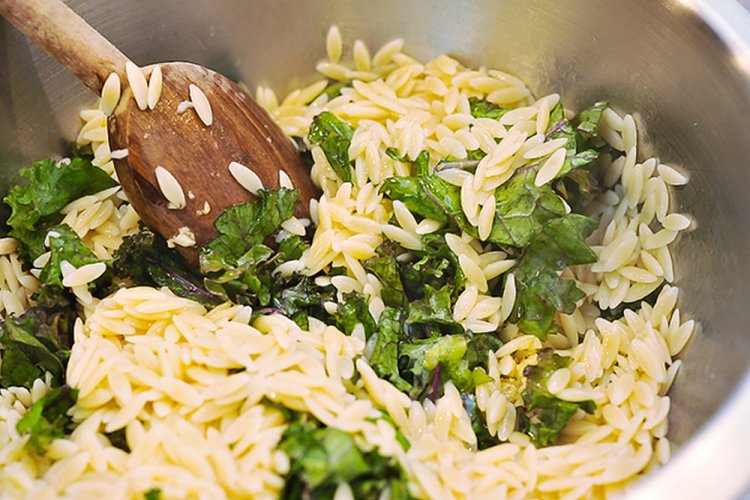 Салат с рукколой и пастой орзо