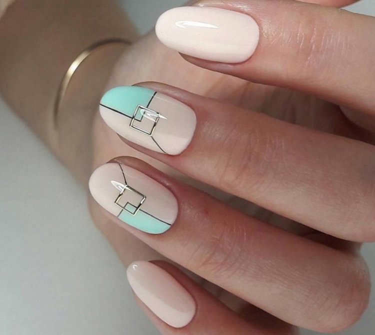 Геометрия с цветным акцентами