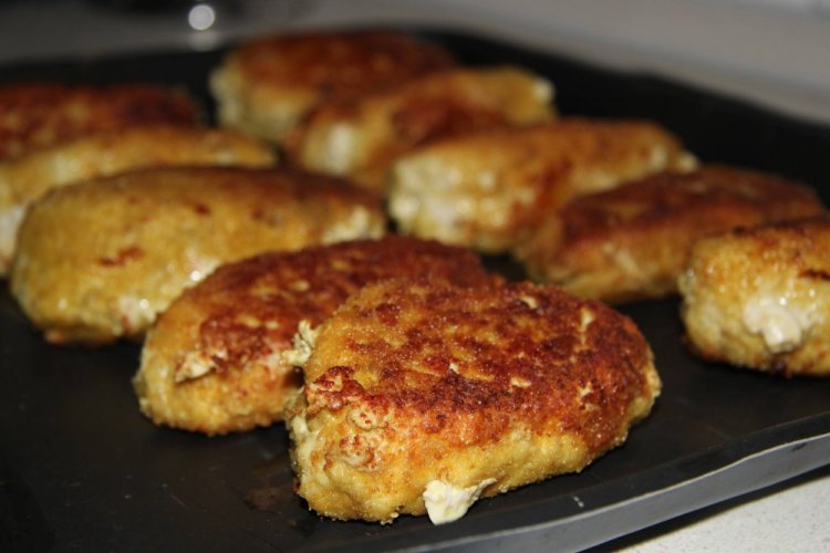 Котлеты с творогом на противне в духовке