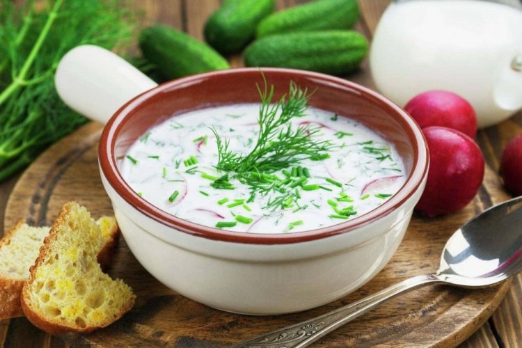 ПП-окрошка с колбасой на йогурте