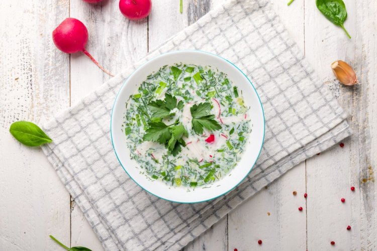 Окрошка с курицей на айране