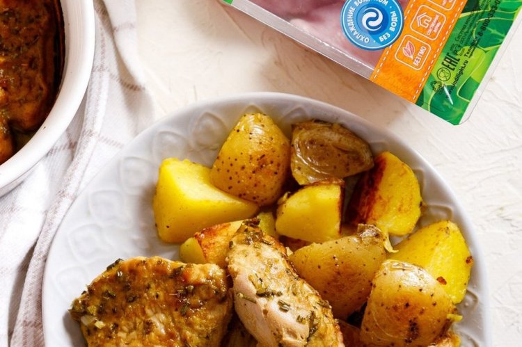 Медальоны из индейки с картошкой в духовке