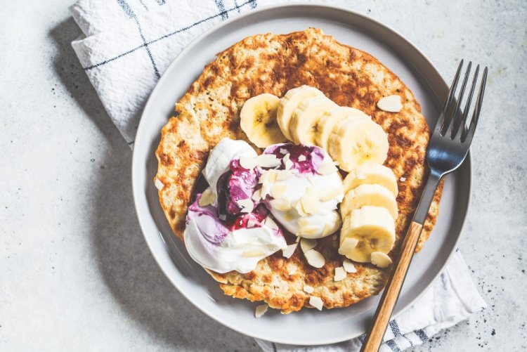 Овсяноблин с бананом и творогом