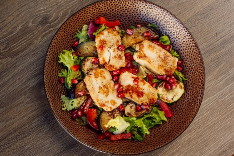 Куриные медальоны в соево-медовом соусе