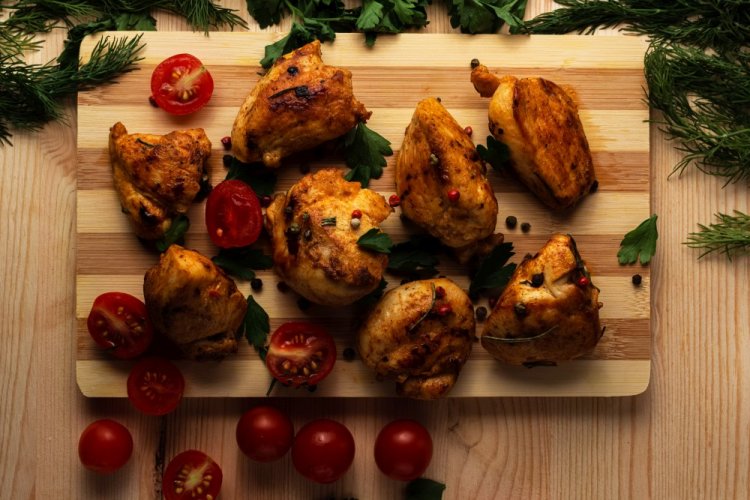 Куриные медальоны в томатном маринаде