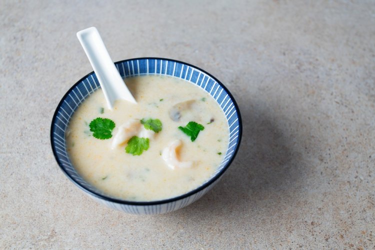 Суп с креветками и сельдереем