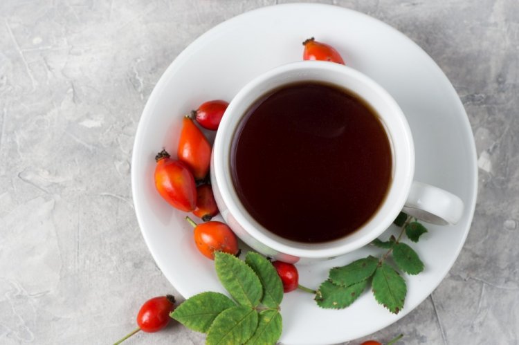 Компот из шиповника с изюмом