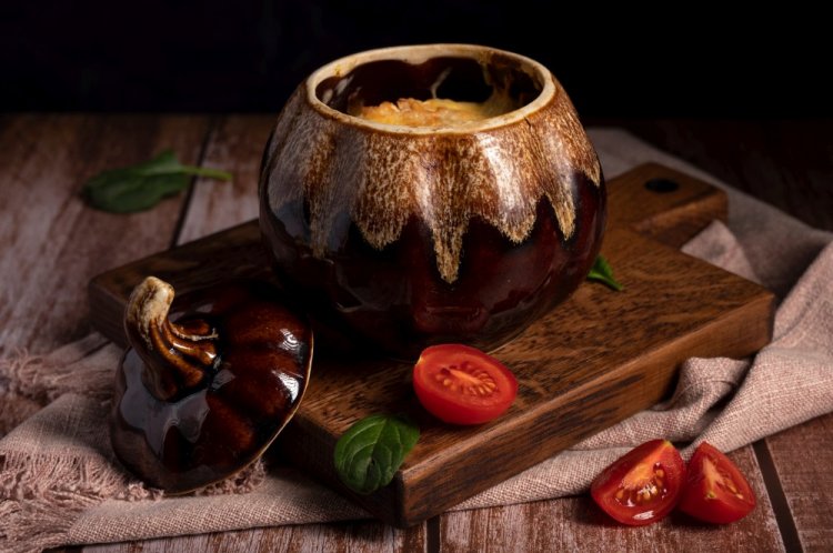 Свиное сердце с картошкой в горшочках