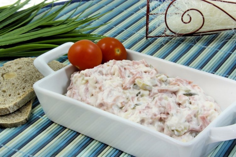 Салат «Обжорка» со свининой