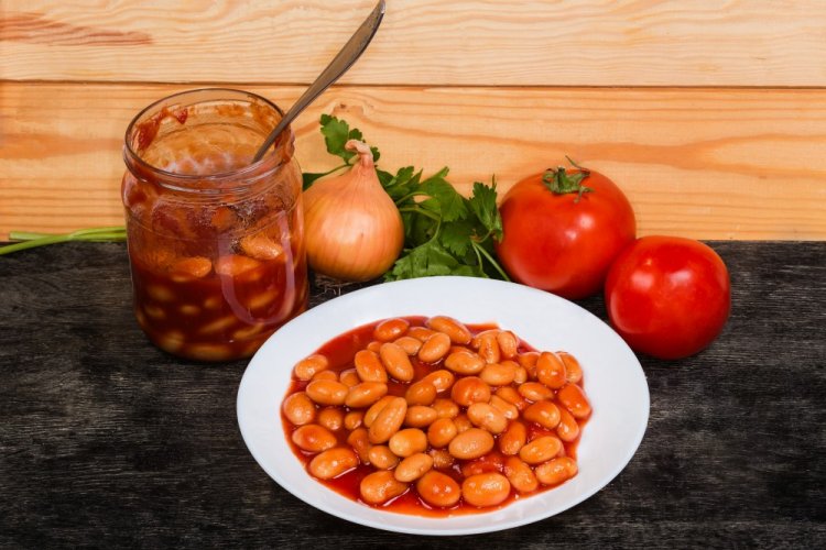 Фасоль в томате с уксусной эссенцией на зиму