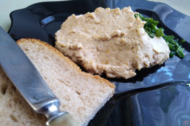 Паштет из жареных рыбных молок с луком