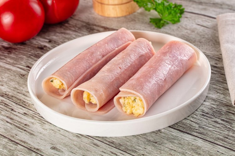 Рулетики из ветчины с сыром