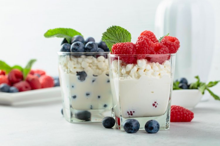 Творожный крем с ягодами