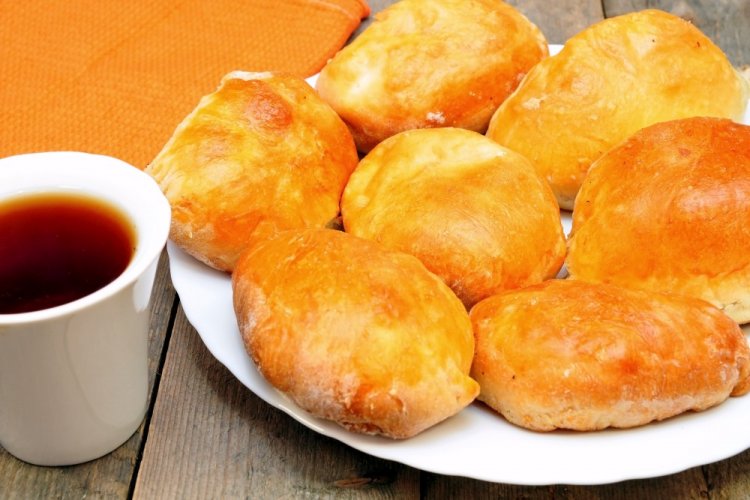 Сладкие пирожки с сухофруктами