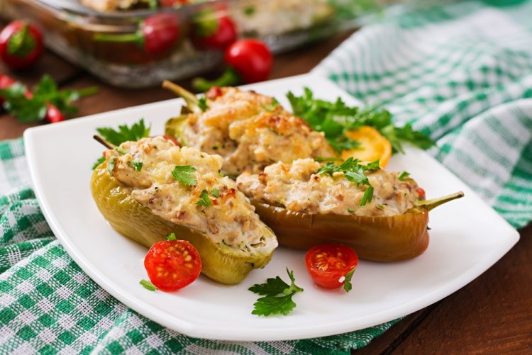 Фаршированные перцы с курицей в аэрогриле