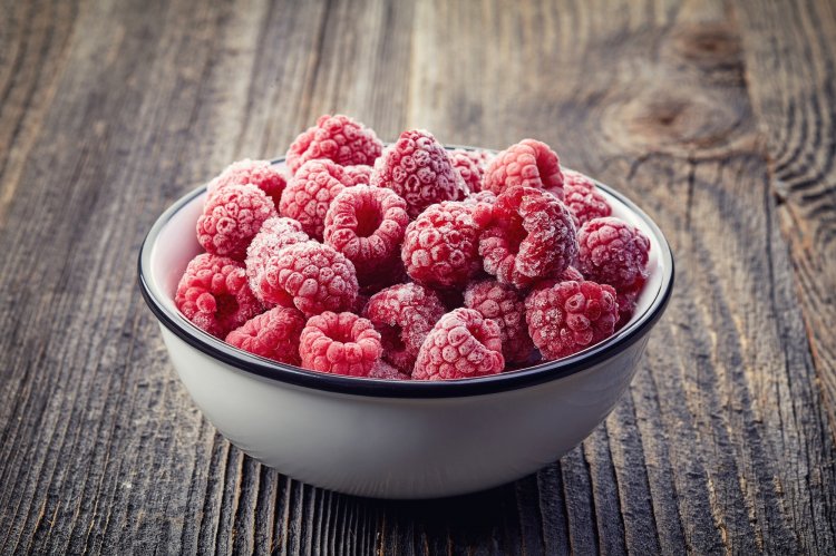 Как заморозить малину на зиму: 6 потрясающе простых и быстрых рецептов