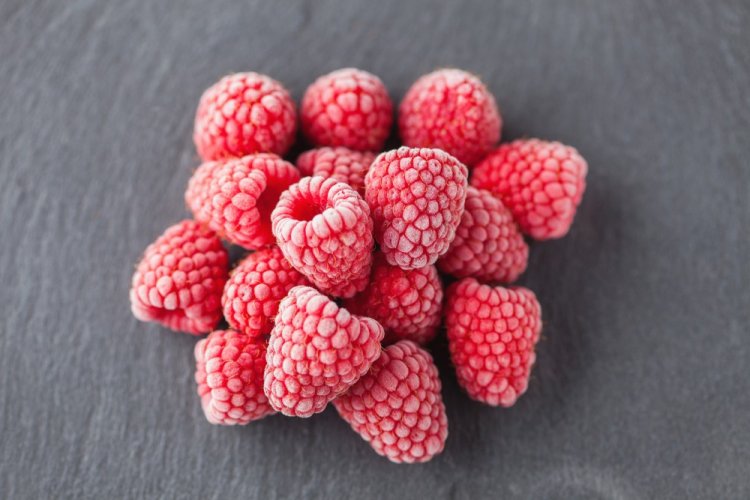 Замороженная малина целиком