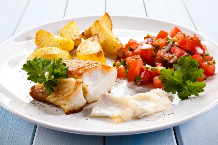 Минтай с картофелем в аэрогриле