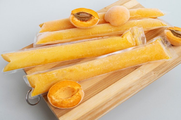 8 легких способов, как заморозить абрикосы на зиму