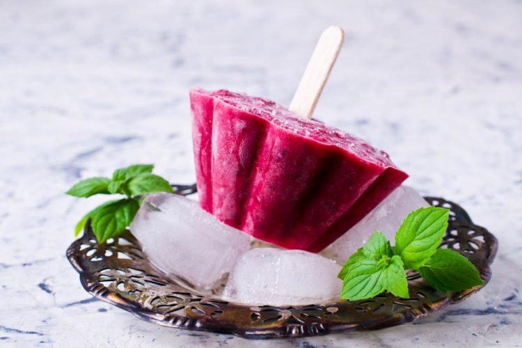 Замороженная перетертая смородина с сахаром на зиму