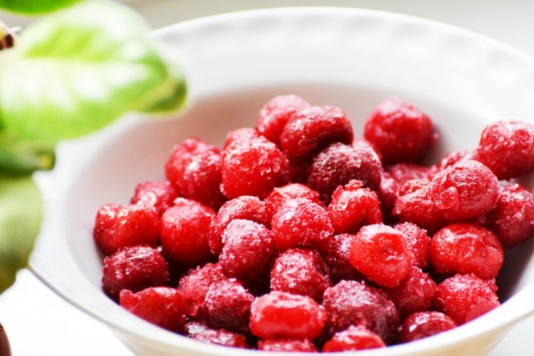 Замороженная смородина с сахаром на зиму