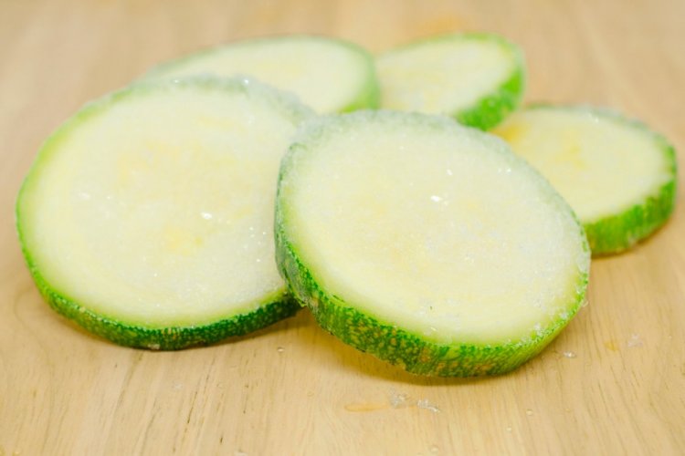 Замороженные кабачки кружочками на зиму