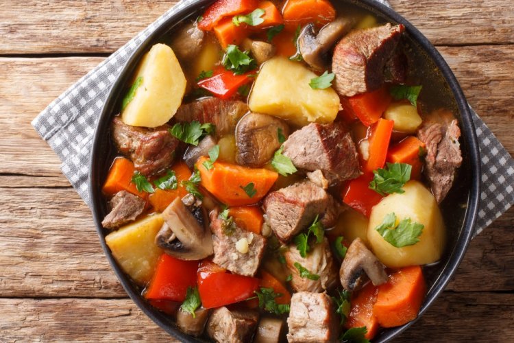 Картошка с мясом и грибами в афганском казане