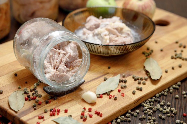 Домашняя тушенка из курицы в афганском казане