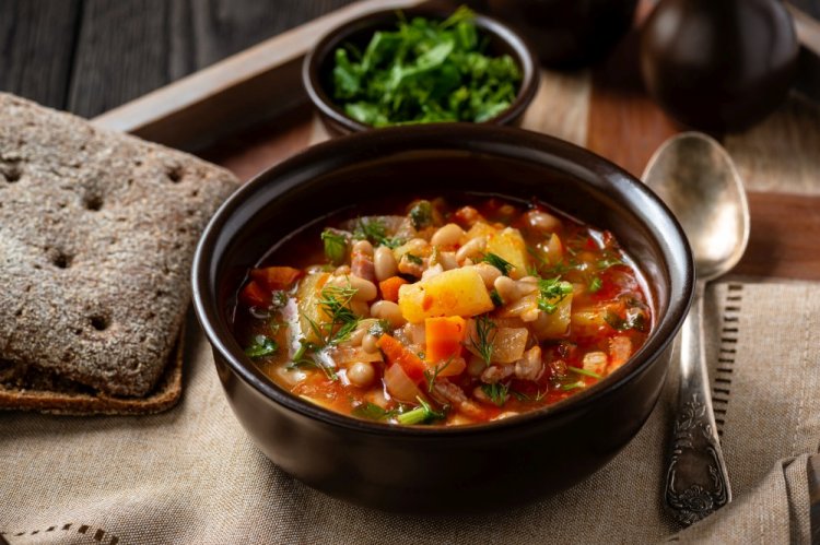 Суп с фасолью в афганском казане