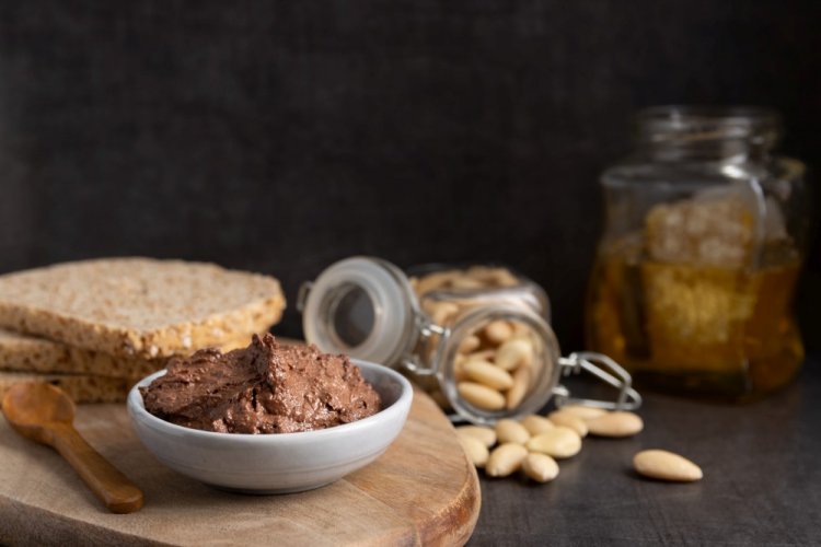 Паста Амосова с миндалем