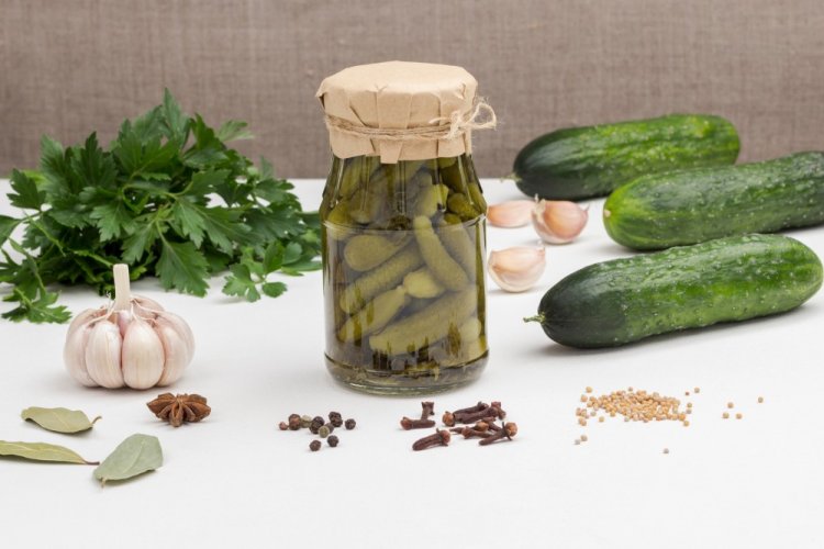 Консервированный горошек с огурцами на зиму