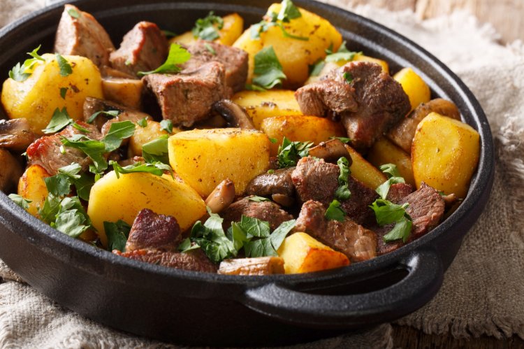 8 вкуснейших рецептов жареной картошки с мясом на сковороде