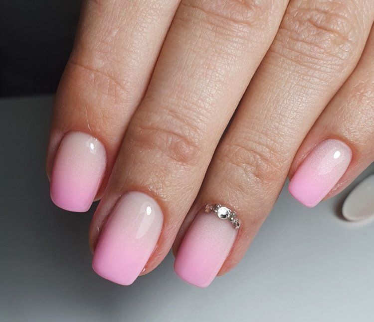 Молочный с розовым