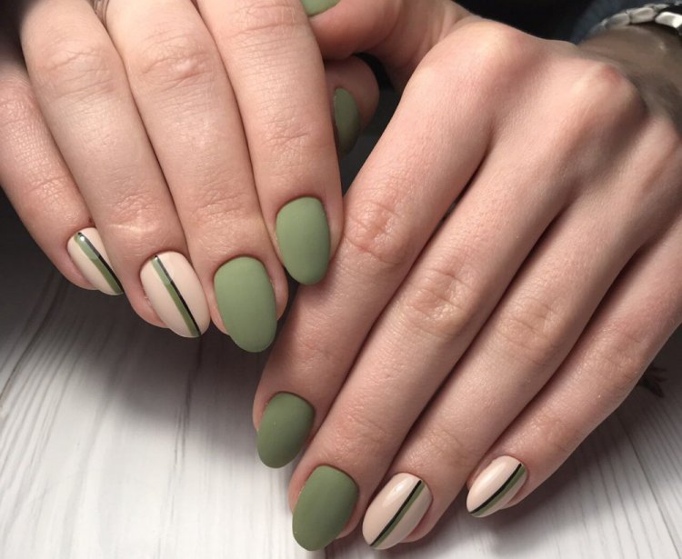 Оливковый маникюр
