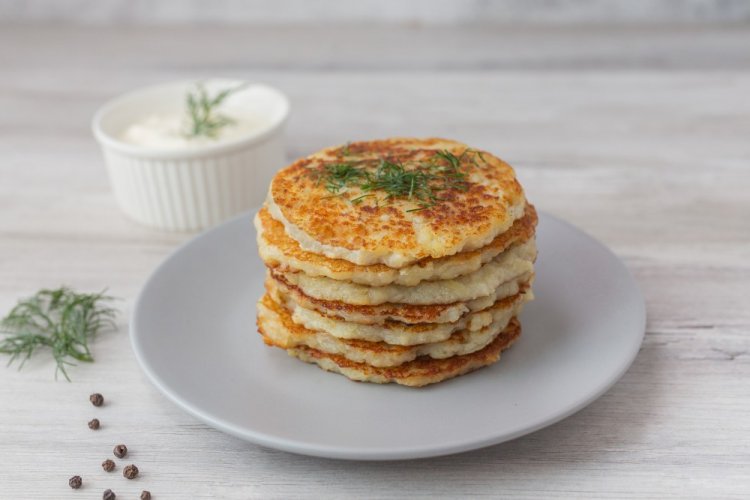 Лепешки с сыром и ветчиной на сковороде