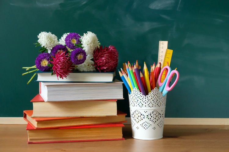 Открытки и картинки с Днем учителя