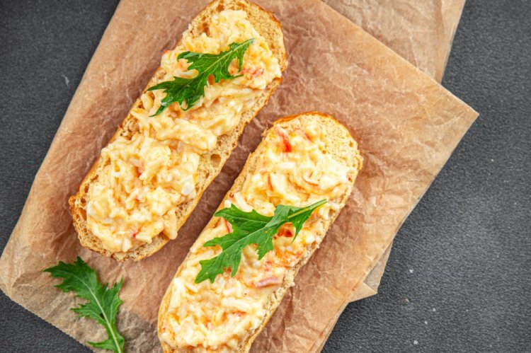 Намазка из крабовых палочек, яиц и майонеза