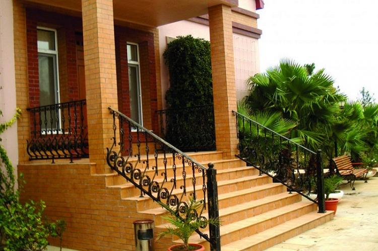 Как оформить крыльцо частного дома - Крыльцо из кирпича