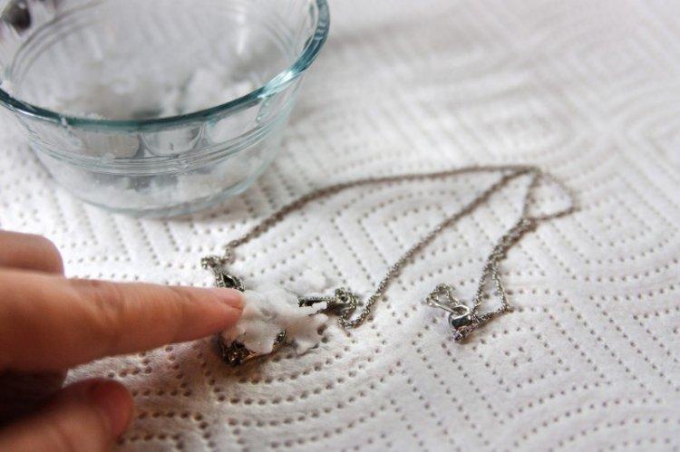 Нашатырь и перекись - Как почистить серебро в домашних условиях