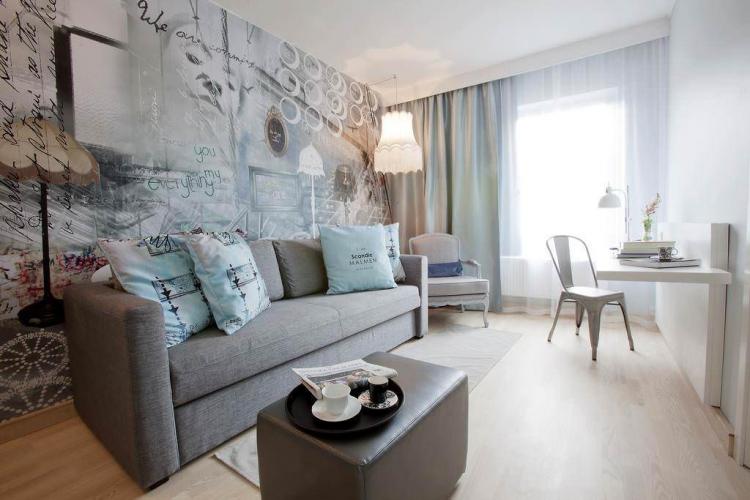 Как подобрать обои к мебели в гостиной