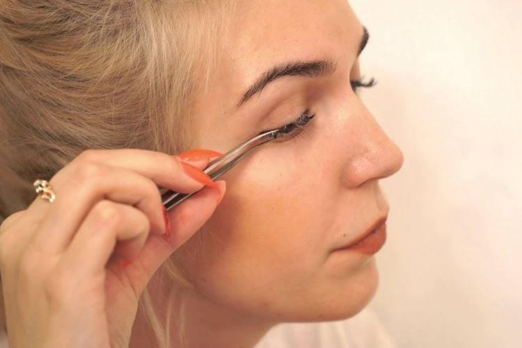 Как нельзя снимать нарощенные ресницы