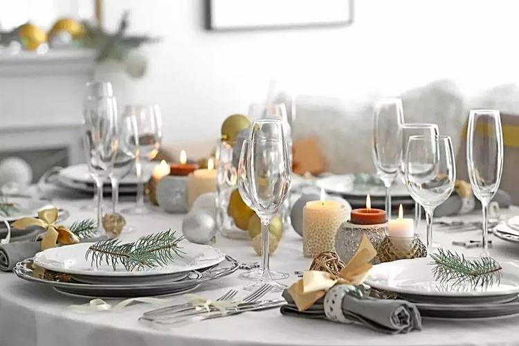 Как украсить стол на Новый год 2021 - фото и идеи