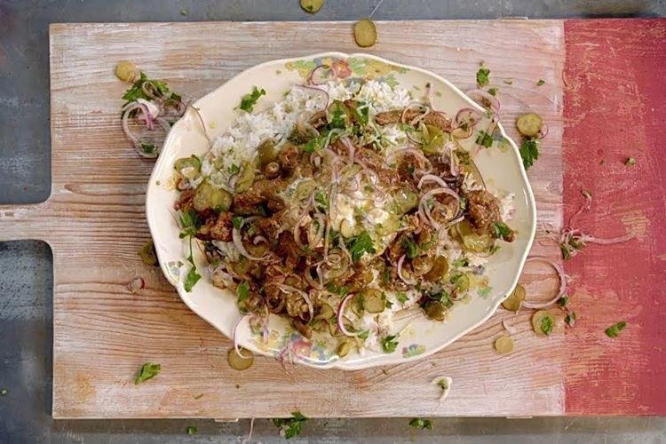 Бефстроганов из говядины с маринованными огурцами и бренди - классический рецепт