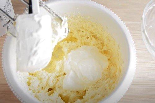 Классический медовик с двумя видами крема - пошаговый рецепт