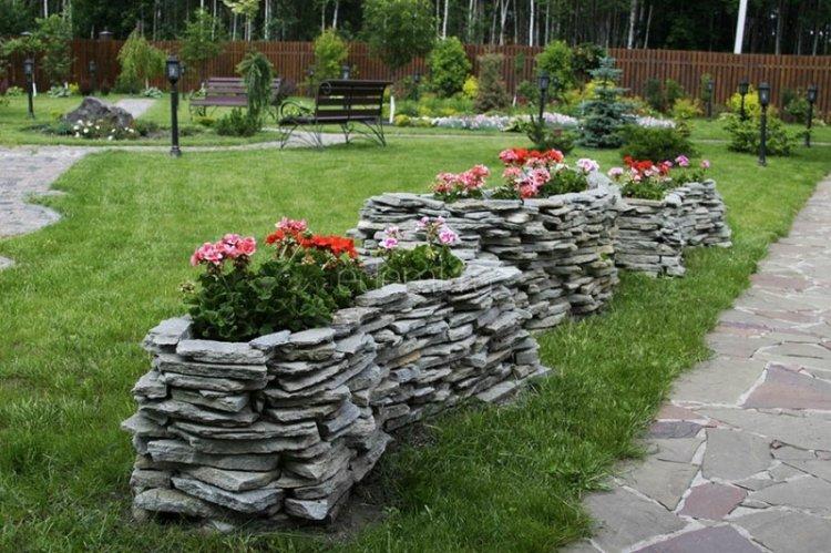 Клумбы из камней своими руками