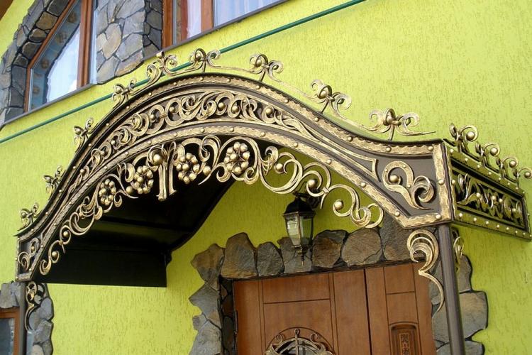Кованые козырьки над крыльцом своими руками