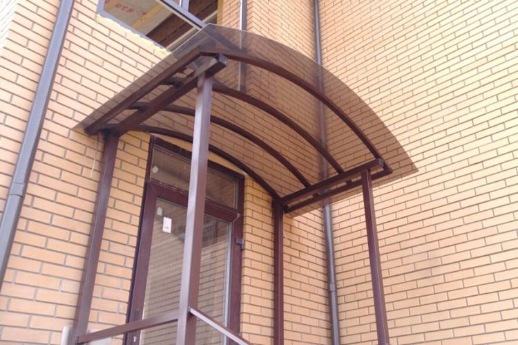 Опорный козырек над крыльцом своими руками